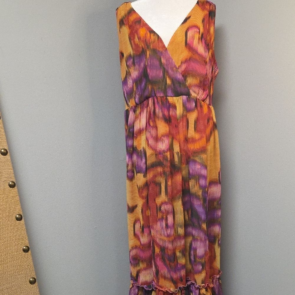 Vibrant Multicolor Sleeveless Dress. Missing Belt